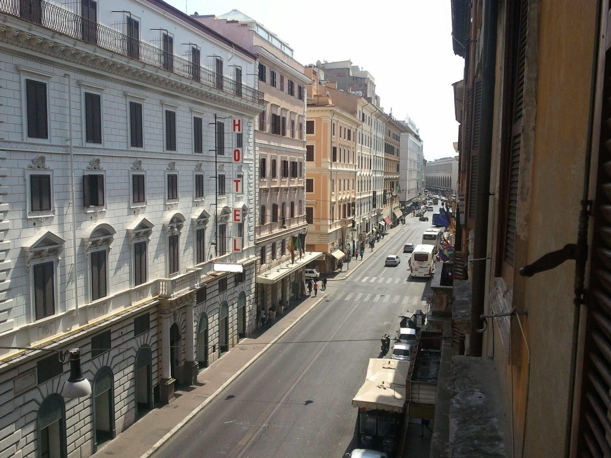 רומא Hotel Cathrine מראה חיצוני תמונה